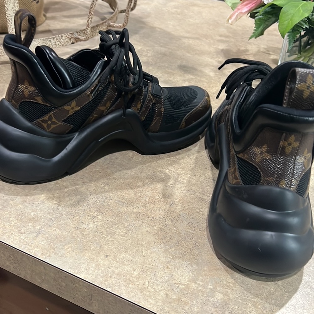 NEW LISTING: Louis Vuitton sneakers‼️ - Picture 4 of 6